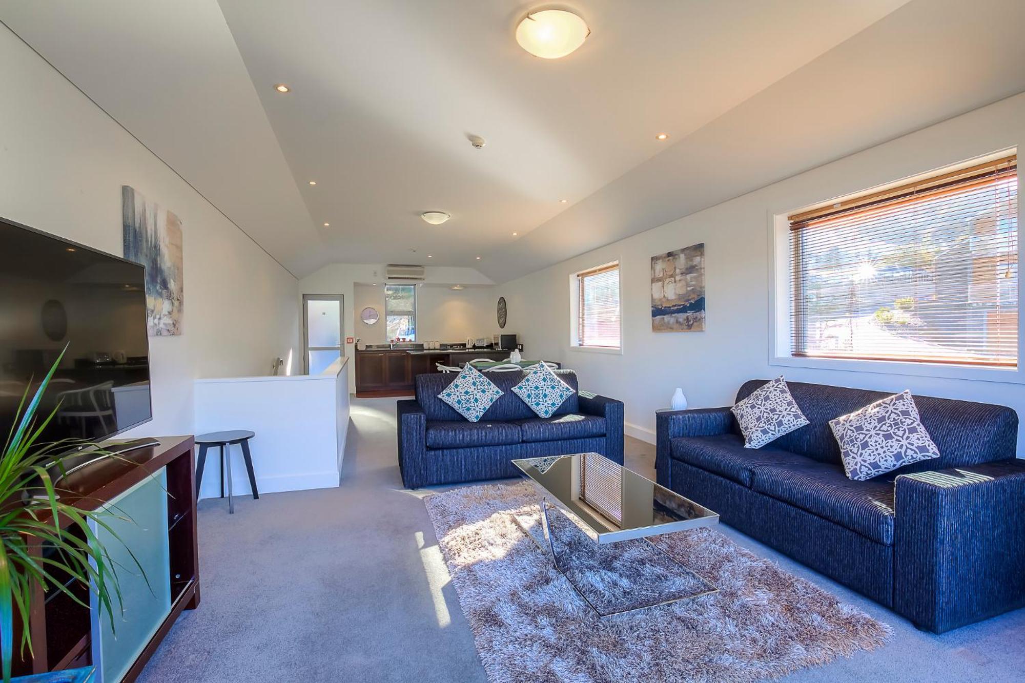 Alpine Vista - Queenstown Holiday Home Exterior photo